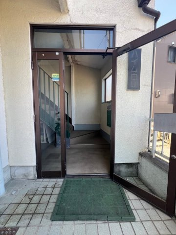ハイム白山のエントランス