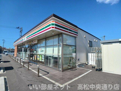【周辺】 | サンロイヤルＡ | セブンイレブン三木町池戸店さんまで750m