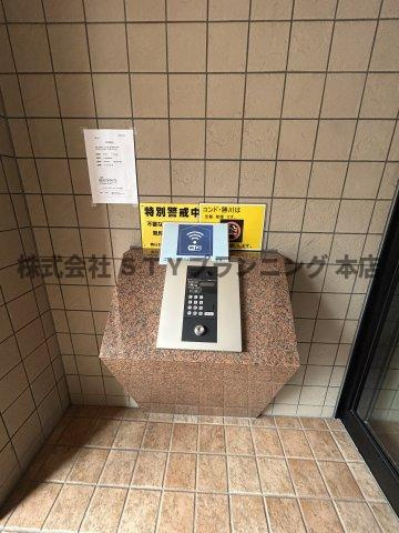 仲介手数料0円！コンド勝川のエントランス
