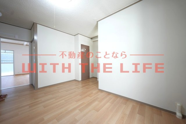 天神ウエノビル【キャッシュバック対象物件】の居間・リビング|ゆったり過ごせる居間です