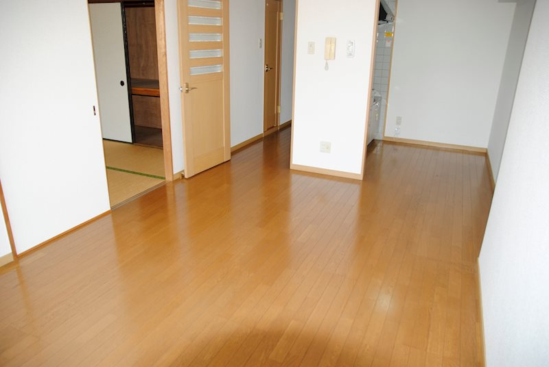熊本市東区健軍本町の賃貸マンションの居間・リビング