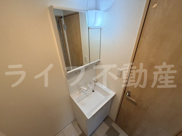 F+style東大阪本庄2号館の独立洗面台