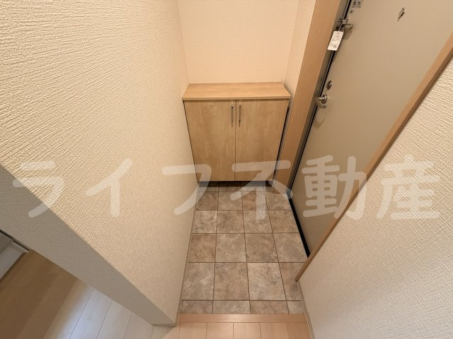 F+style東大阪本庄2号館の玄関|収納もある玄関です