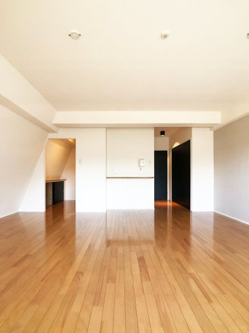 エンクレスト赤坂弐番館の居間・リビング