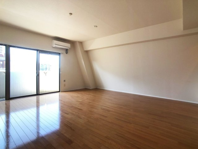 エンクレスト赤坂弐番館の居間・リビング