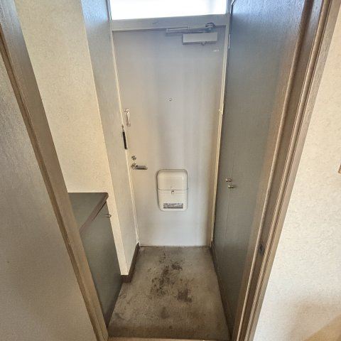 ビ・フォースの玄関