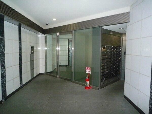 Ｄ’クラディア山手大塚のエントランス