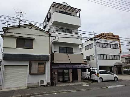 宇品西3丁目鉄骨造4階建て物件の前面道路含む現地写真