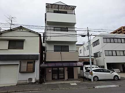 宇品西3丁目鉄骨造4階建て物件の前面道路含む現地写真