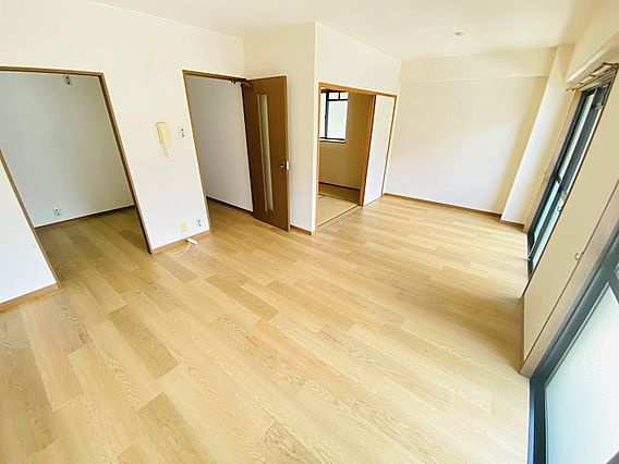 熊本市東区新外３丁目の賃貸マンションの居間・リビング
