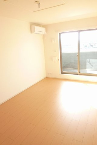 アクア・クレメント五番館の居間・リビング