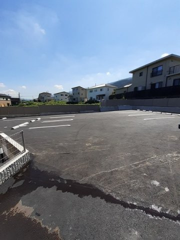 シエル・テーレＢの駐車場