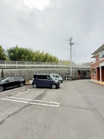 フェニックス唐山　Ｄの駐車場