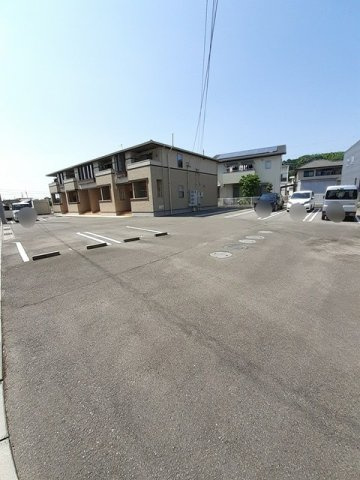 クラールの駐車場