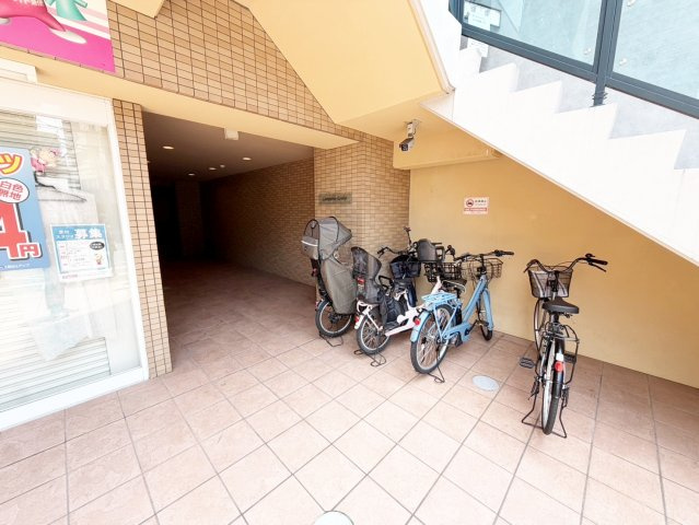 カンパニオ江坂のロビー