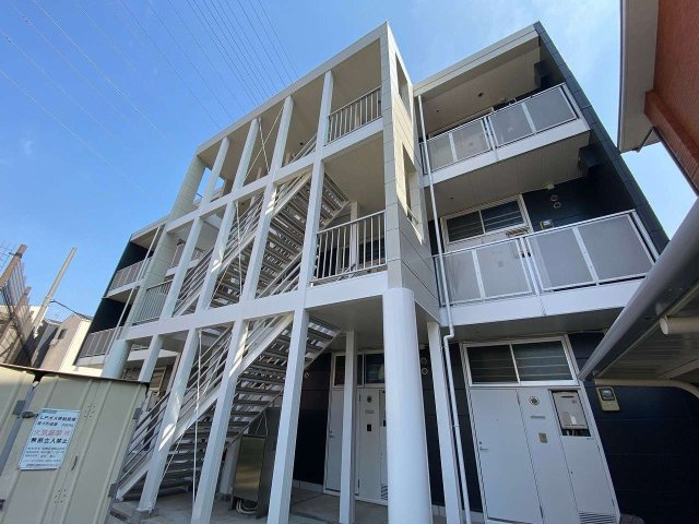 レオパレス住之江公園の外観