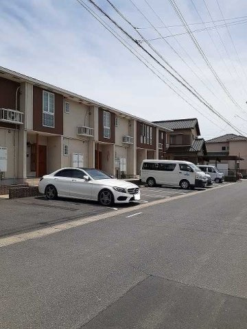 プロムナード　　刈谷市近郊の賃貸はクラスホーム刈谷店の駐車場|駐車場に車を止められます