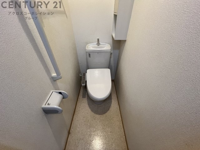 温水洗浄便座機能付きトイレです