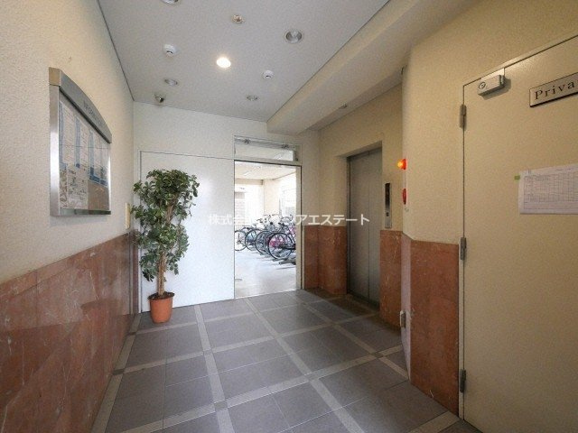 美章園メゾン寿のロビー