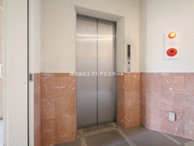 美章園メゾン寿のロビー