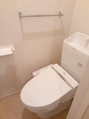 フリシュＭ　　刈谷市近郊の賃貸はクラスホーム刈谷店のトイレ|シンプルで使いやすいトイレです