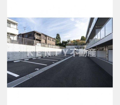 【駐車場】 | ＥＭパレス田園調布 | 駐車場があるので、車を買う予定の方も安心です