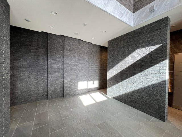 エスリード大阪梅田リュクスのロビー
