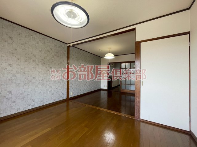 ウッドハウスⅡの洋室|きれいな洋室です
