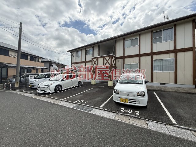 グランデール長園　B棟の駐車場|駐車場完備です