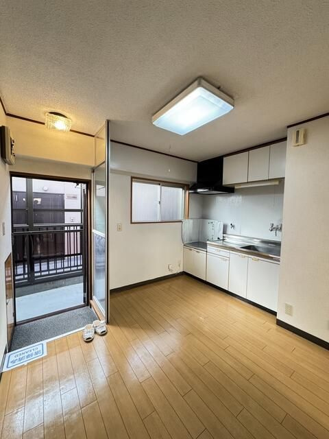 第３吉岡マンションの居間・リビング