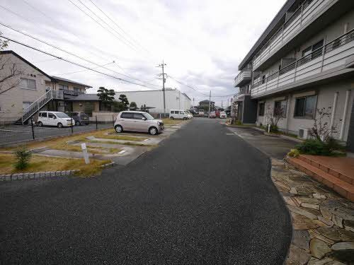 ラ・リュミエール月出の駐車場