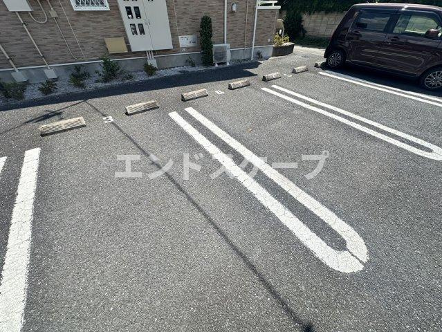 イーグルファイブⅡの駐車場|高崎、前橋のお部屋探しはエンドスケープまで！お客様の理想お聞かせ下さい♪