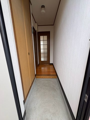 リリーコーポの玄関