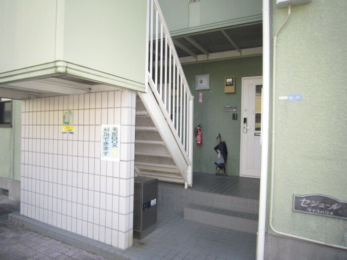 熊本市南区平成１丁目のアパートのエントランス