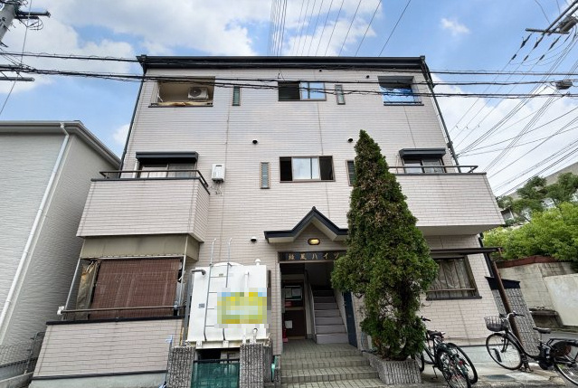 緑風ハイツの外観