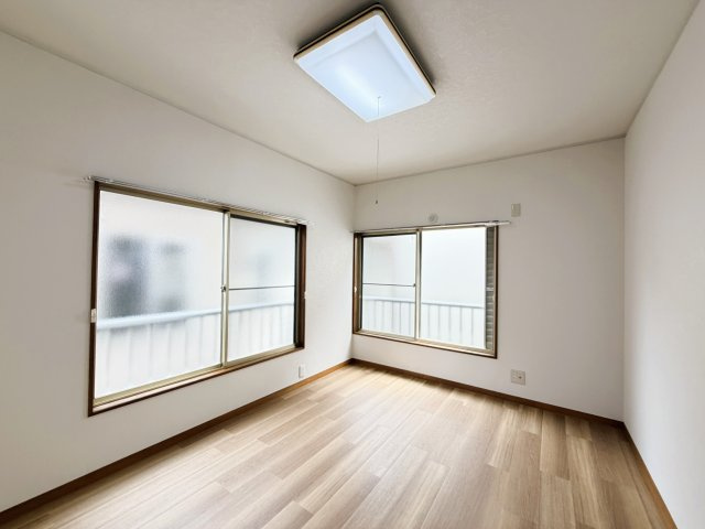 市川南2丁目戸建の寝室