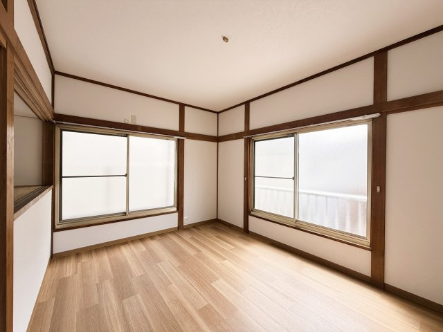 市川南2丁目戸建の洋室
