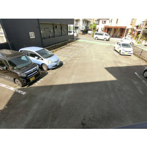 コーポ幸の駐車場|駐車場完備です