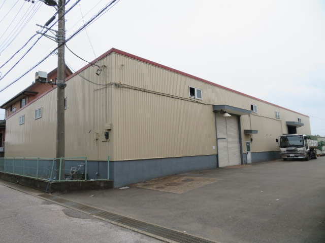 八潮市大字八條の倉庫