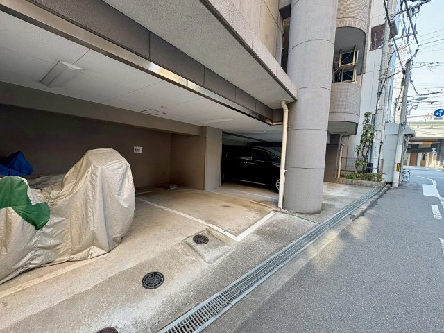 エステムコート大阪城前OBPリバーフロントの駐車場
