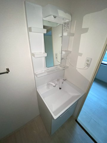 クレスト弐番館の洗面所