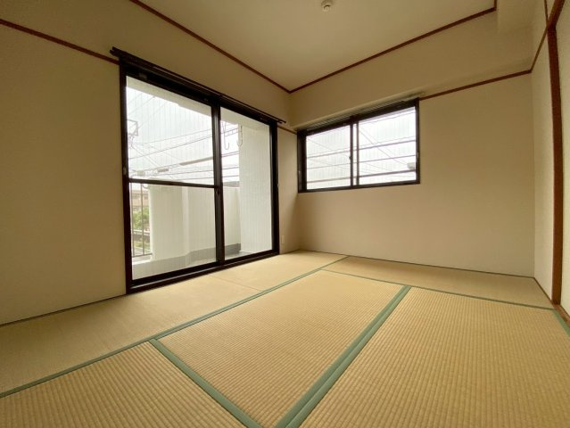 クレスト弐番館の和室