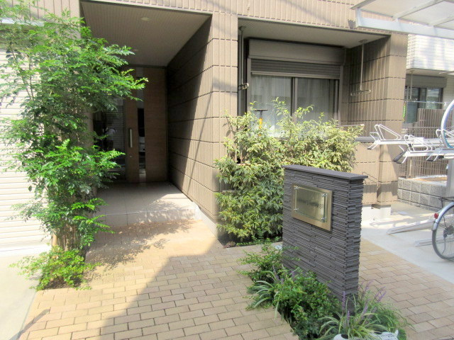 Ｍａｉｓｏｎ　Ｅ－ＭＡＨＫＳのエントランス|★オートロック付エントランス★