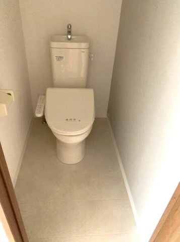 御影塚町4丁目貸家のトイレ