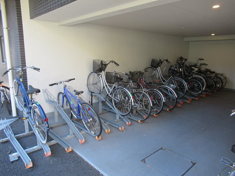 AZEST青砥の駐車場