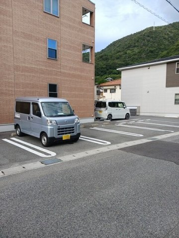 ウィステリア　ガーデン　Ａの駐車場
