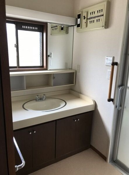 守山区白山貸戸建の洗面所