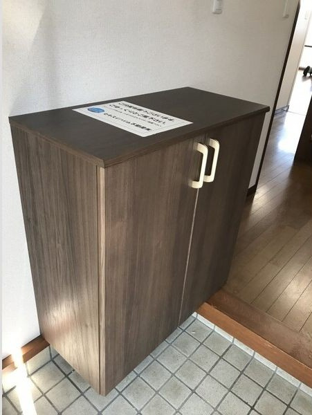 守山区白山貸戸建の玄関