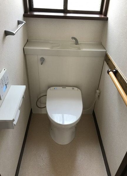 守山区白山貸戸建のトイレ