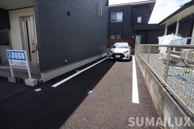 CREA910の駐車場